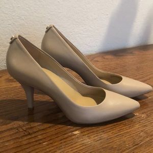 Never worn Michael Kors nude heels size 7